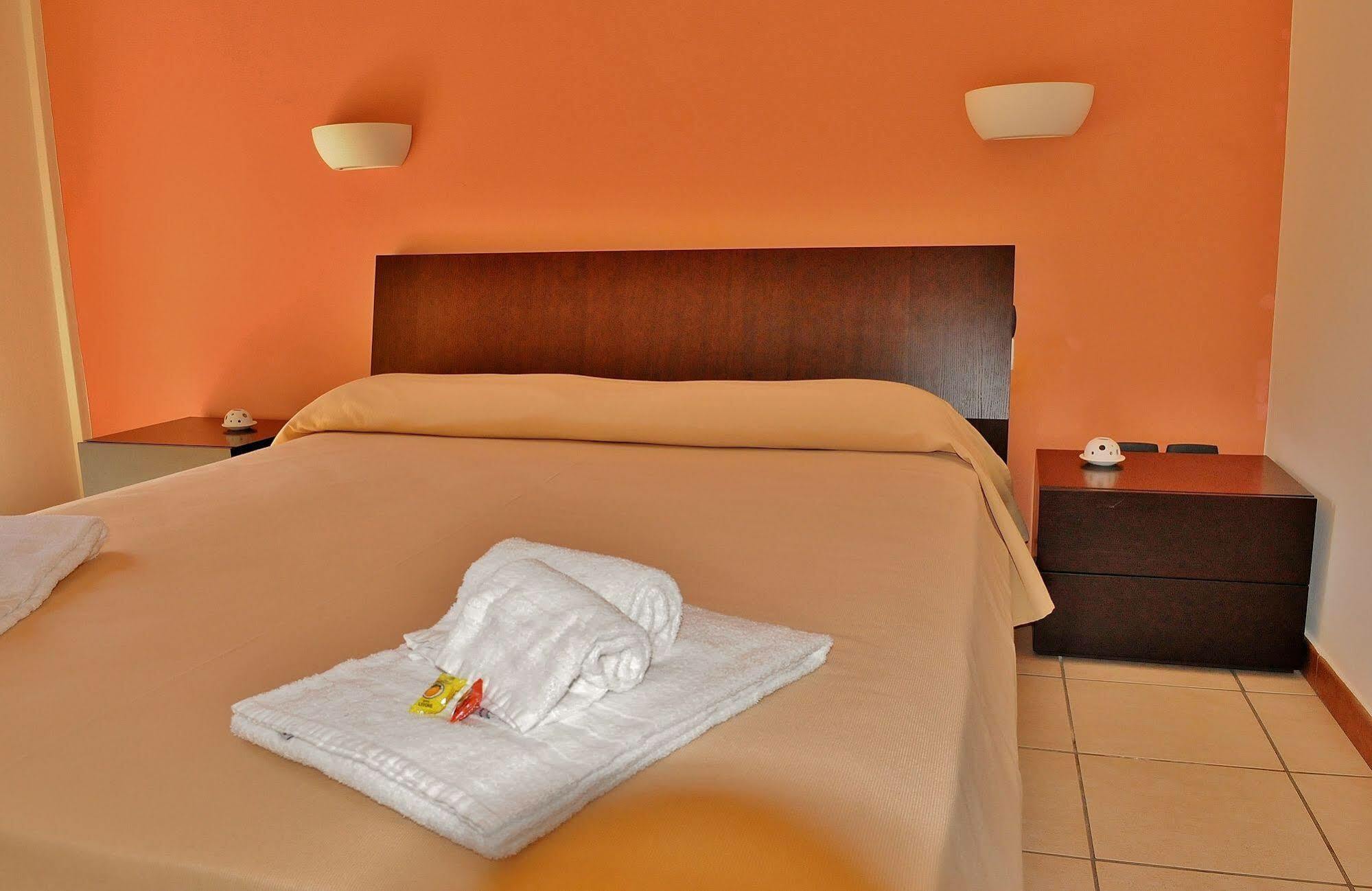 Hotel Rasula Alta 格拉维纳迪卡塔尼亚 外观 照片